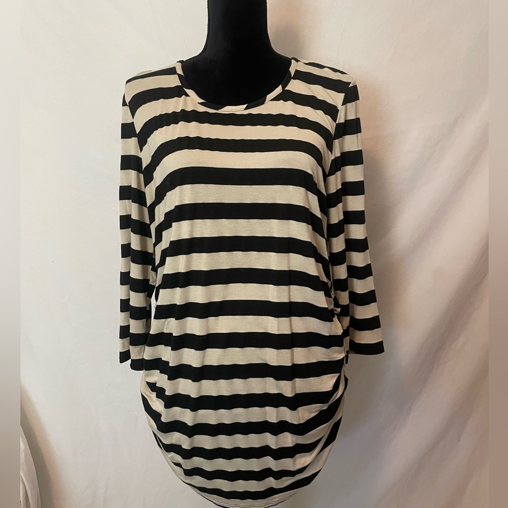 MOTHERHOOD maternity. Made in the USA black and white stripped short dress